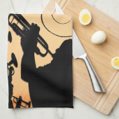 トランペットセクションジャズミュージックオレンジラスト キッチンタオル (四つ折り)