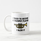 トランペット奏者 コーヒーマグカップ (左)