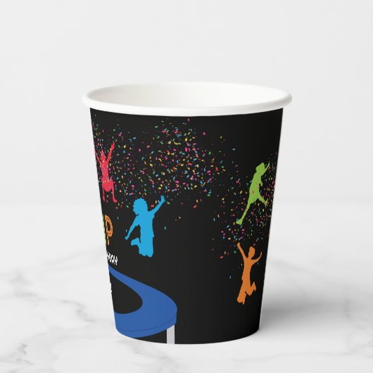 トランポリンカラフルパークジャンプ子供の誕生日パーティー 紙コップ (裏面)