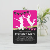 トランポリンパークガールピンク子供の誕生日パーティー 招待状 (スタンド正面)