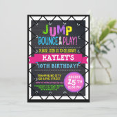 トランポリンパークバウンスパーティーガールズカラフル 招待状 (スタンド正面)