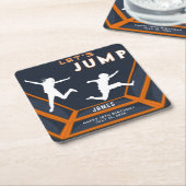 トランポリン公園でオレンジの誕生日パーティーを飛ぼう スクエアペーパーコースター (アングル)