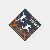 トランポリン公園でオレンジの誕生日パーティーを飛ぼう スタンダードカクテルナプキン (角)