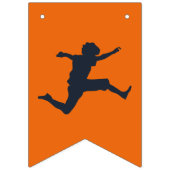 トランポリン公園でオレンジの誕生日パーティーを飛ぼう バンティングフラッグ (第1の旗)