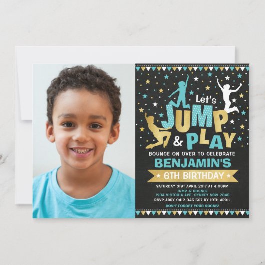 トランポリン誕生日パーティージャンプバウンスブルー金ゴールド 招待状 (正面)