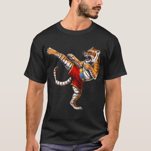 トラ・ムエタイ・ファイター Tシャツ (正面)