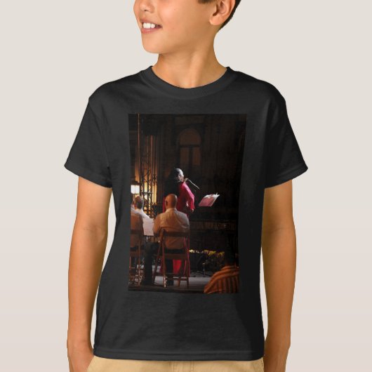 トリアナセビリア歌手オンステージ垂直 Tシャツ (正面)