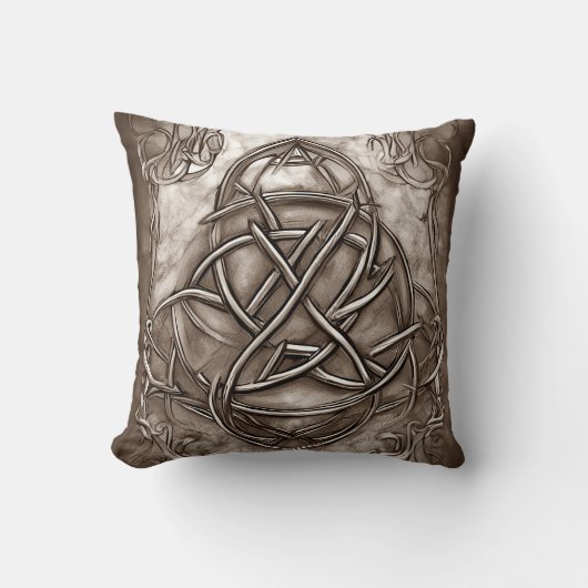 トリケトラ三位一体ノットセピアフェイクメタリックスズ クッション (正面)