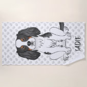 トリコラーカバリヤキングチャールズスパニエル犬ドッグ&ネーム ビーチタオル (正面)