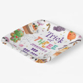 トリックかスリー！かわいいパープルハロウィーン3回目の誕生日 ペーパープレート (傾斜あり)