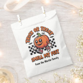 トリックまたはトリートオイ私の足ハロウィーン フェイバーバッグ (クリップ留めされた状態)