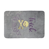 トリックまたはトリートスカルクロスボーンハロウィーンリボン バスマット (正面)