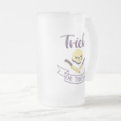 トリックまたはトリートスカルクロスボーンハロウィーンリボン フロストグラスビールジョッキ (正面右)