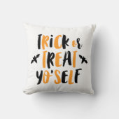 トリックまたはトリートヨーセルフハロウィーン クッション (正面)