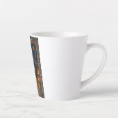 トリックまたはトレーター、勇敢なハロウィーンの衣装の女の子 カフェラテマグ (右)