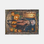 トリックまたはトレーター、勇敢なハロウィーンの衣装の女の子 フリースブランケット (正面(横))