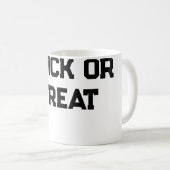 トリックまたは。トリートハロウィーン不気味なブラックシンプルミニ コーヒーマグカップ (正面右)