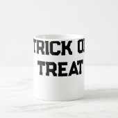 トリックまたは。トリートハロウィーン不気味なブラックシンプルミニ コーヒーマグカップ (中央)