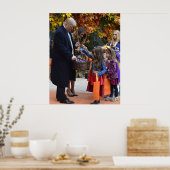 トリックオートリートドナルドトランプハロウィーンポートレート ポスター (キッチン)