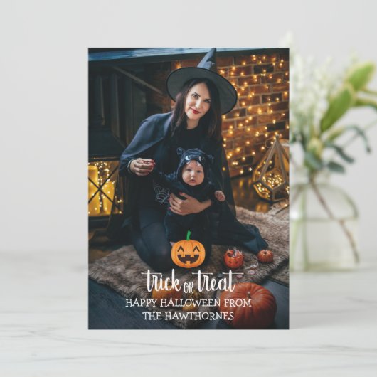 「トリック·オア·トリート」ハロウィーンエレガント家族の写真 カード (スタンド正面)