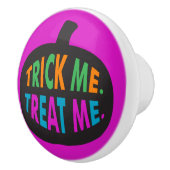 トリック・ミー・トリートメント・数々のハロウィーン・カラー セラミックノブ (右)