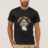トリップを楽しんで - サイケデリックキノコのレトロデザイン Tシャツ (正面)