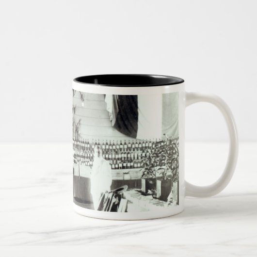 トリニダードトバゴ展覧会1890年 ツートーンマグカップ (右)