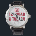 トリニダード60周年独立記念日 腕時計<br><div class="desc">独立スタイリッシュ60周年トリニダード祝の60周年に向けて、愛国的なトリニダード60周年の独立を見守る。このデザインは、トリニダード・トバゴの有名な黒い旗ストライプのにトリニダード・トバゴを赤いタイポグラフィで60はっきりした、黒い文字で1962年から2022年の間で表示している。1962-2022および60はカスタマイズ可能なので、名前を追加したり、自分の文字を作成したりできます(例えば、家族の名前、グループまたはイベント（または削除）。このトリニダードの独立時計は、愛国的なトリニスにとって理想的な贈り物である。この重要祝な記念日や誕生日ま結婚たは記念日である。マッチングTRINIDADIANパーティー供給とギフトアイディアは、BereanデザインによるTRINIDAD AT 60 Collectionで入手できる。</div>