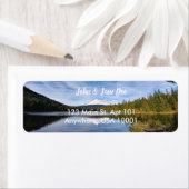 トリニティ湖を覆うフード山 ラベル (インサイチュ)