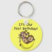 トリプレット1st - 2人の女の子1人の男の子Tシャツとプレゼント キーホルダー (正面)