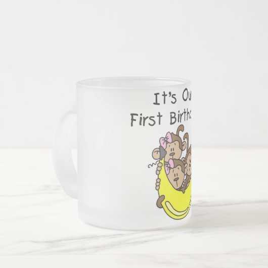 トリプレット1st - 2人の女の子1人の男の子Tシャツとプレゼント フロストグラスマグカップ (正面左)