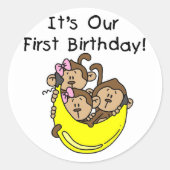 トリプレット1st - 2人の女の子1人の男の子Tシャツとプレゼント ラウンドシール (正面)