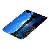 トリリウム湖、または マグネット (左側)