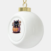 トリートバケットクラシックTシャツの黒い子猫 セラミックボールオーナメント (右)