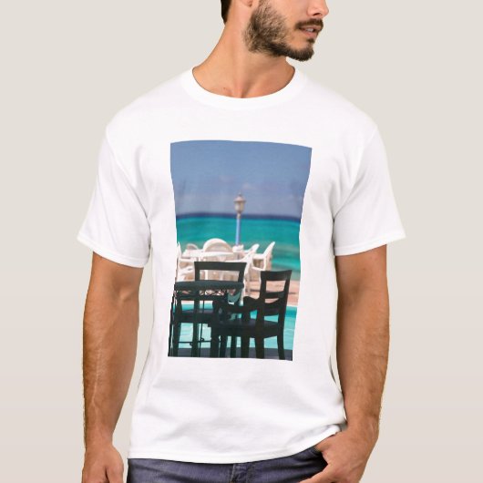 トルカリブのクとカイコス、グランドターク島 Tシャツ (正面)
