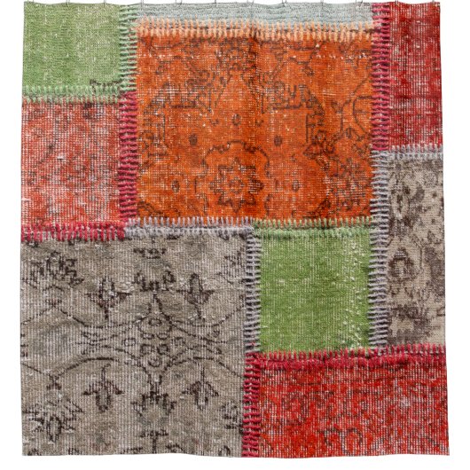 トルコのイスタンブールにあるアジア製のパッチワークカーペット。クローズ  シャワーカーテン (正面)