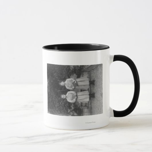 トルコのイスタンブールの私立学校の女の子 マグカップ (右)