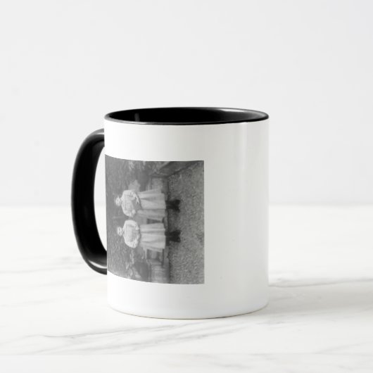 トルコのイスタンブールの私立学校の女の子 マグカップ (正面左)