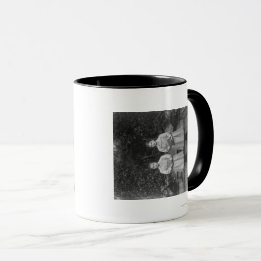 トルコのイスタンブールの私立学校の女の子 マグカップ (正面右)