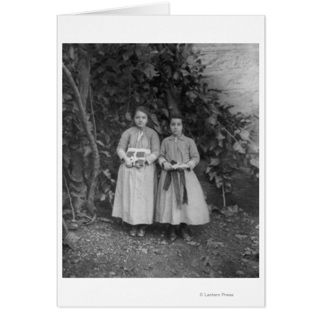 トルコの女子美術学校の学生 (正面)