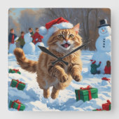 トルコアンゴラの猫、雪の中で走るクリスマスハット スクエア壁時計 (正面)