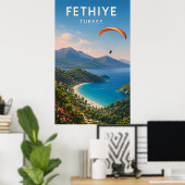 トルコ フェティエ ブルー ラグーンと山の景色 ポスター (ホームオフィス)