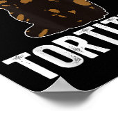 トルティチュード トートゥーシェル 猫飼い トルティー 猫好き ポスター (角)