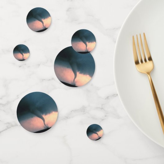 トルナド コンフェッティ (グループ)