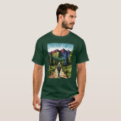 トレイルをハイキングする男性 Tシャツ (正面フル)