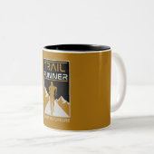 トレイルランナースポーツ自然 ツートーンマグカップ (正面右)