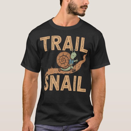 トレイル・スネイル - おもしろハイキング・登山の駄洒落 Tシャツ (正面)