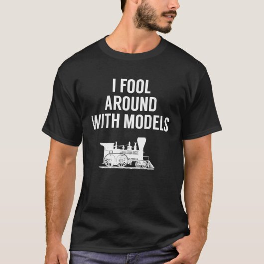 トレイン好きのための面白い模型列車 Tシャツ (正面)
