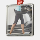 トレッドミルの女性の歩くの低いセクション メタルオーナメント (左)