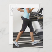 トレッドミルの女性歩くの低い部分 ポストカード (正面/裏面)
